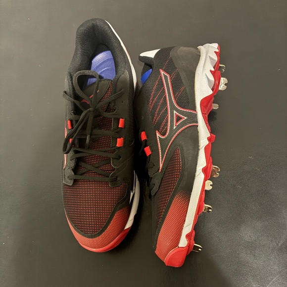Mizuno Men's Black and Red Metal Baseball Cleats - Picture 1 of 2